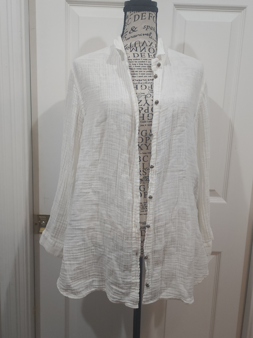 Raquel Allegra Women's white lightweight button-up long shirt